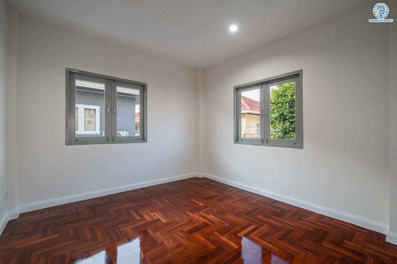 บ้านมือสองตกแต่งใหม่ โครงการ เพอร์เฟคเพลส รัตนาธิเบศร์-ไทรม้า รองรับความสุข บนเนื้อที่ 50 ตร.ว. พื้นที่ใช้สอย 147.04 ตร.ม. ฟังก์ชัน 3 ห้องนอน 2 ห้องน้ำ จอดรถได้ 1 คัน ทำเลเชื่อมต่อได้หลายเส้นทาง ติดถนนราชพฤกษ์ และรถไฟฟ้าสายสีม่วง "สถานีบางรักน้อยท่าอิฐ"...